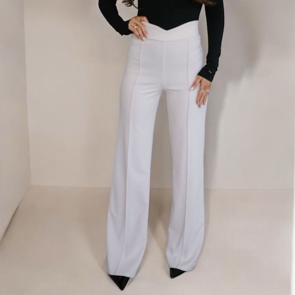 NWOT High Waisted V-Waist Fitted Trousers in Beige